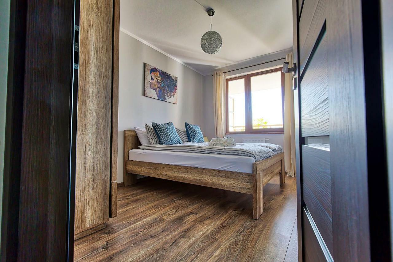 Apartament Lazuryt *